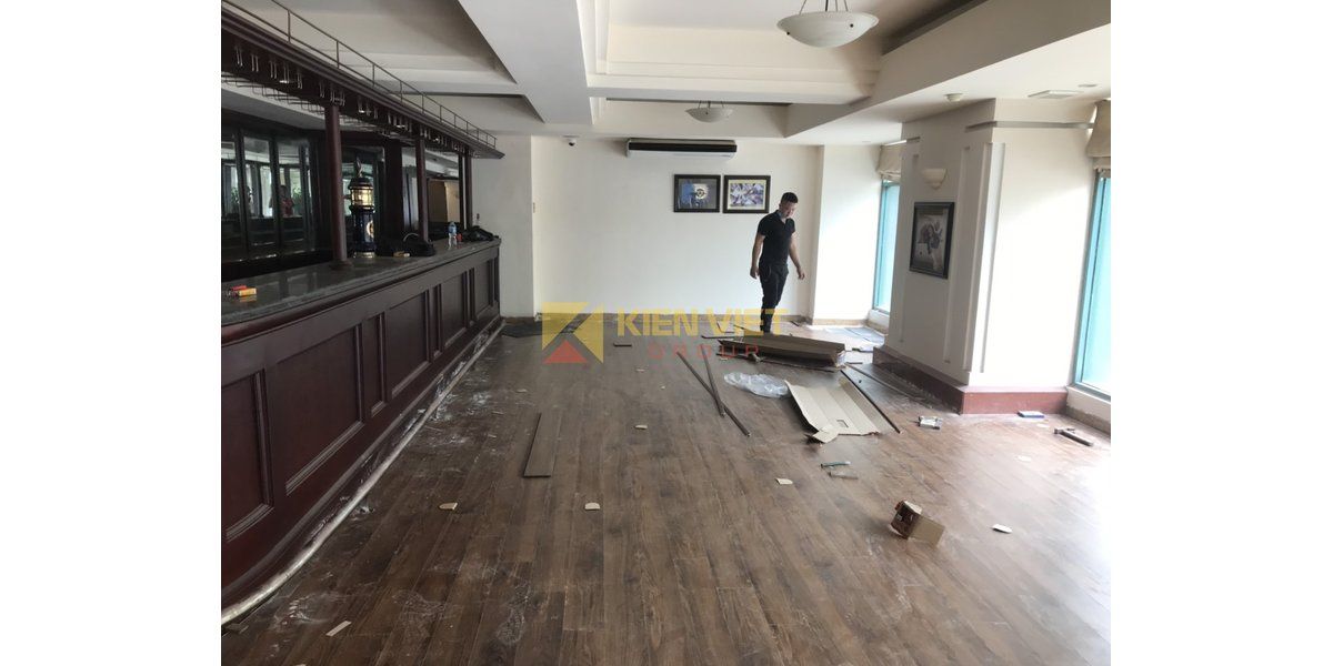 THI CÔNG SÀN GỖ CÔNG NGHIỆP