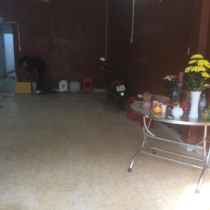 Phá dỡ các mảng tường và dọn xà bần