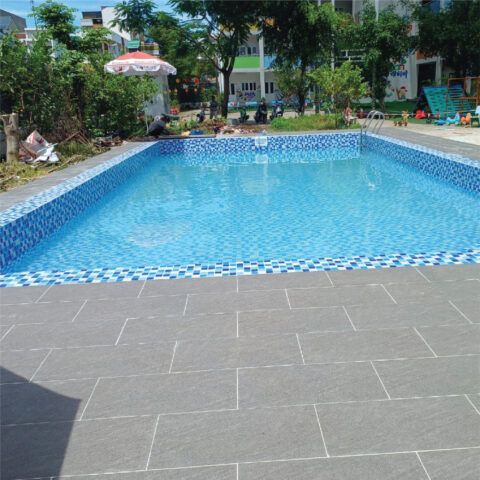 Hồ bơi ngoài trời