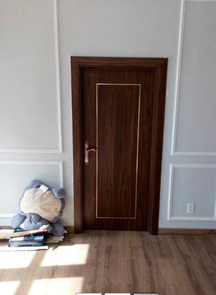  Cửa Gỗ Nhựa Composite  chỉ nhôm vàng