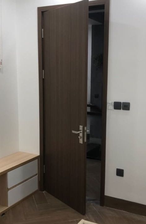 Thi công cửa gỗ công nghiệp