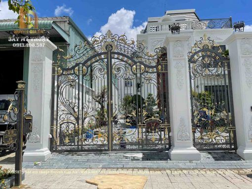 Cửa cổng sắt