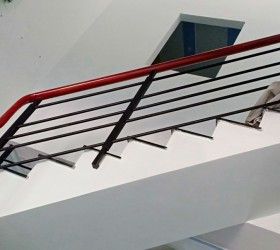 Cầu thang sắt 