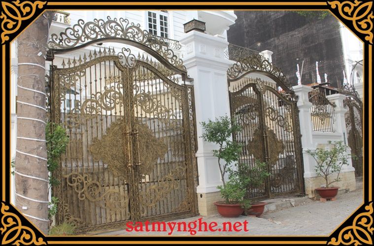 Cửa sắt 
