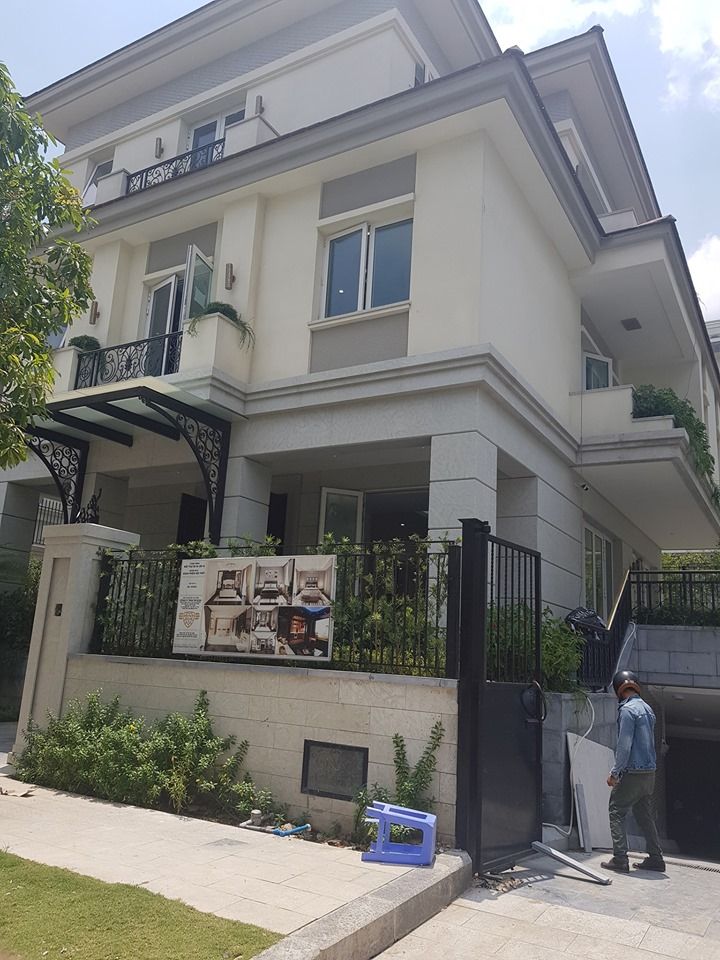 Vế sinh nhà lầu