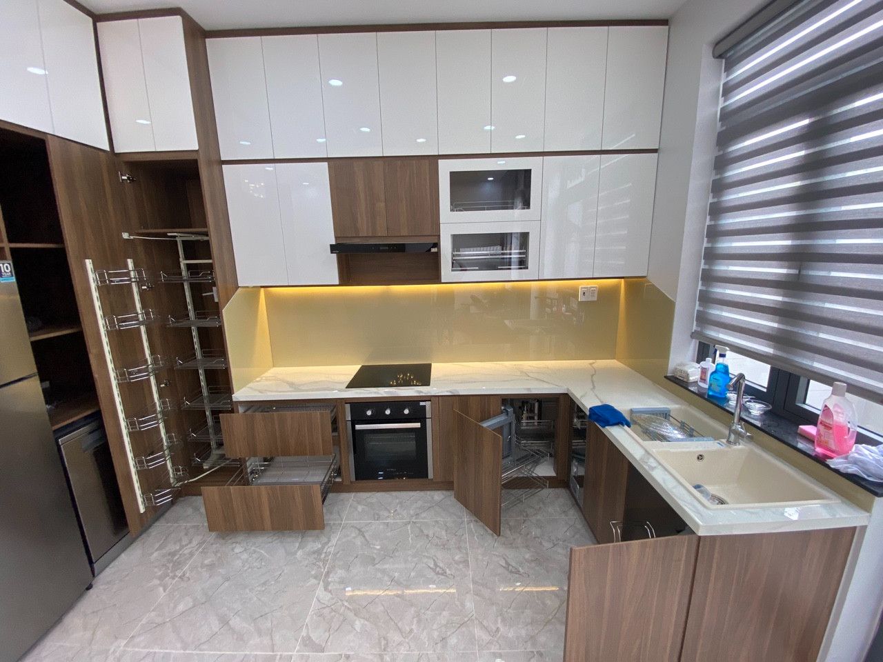 Kính ốp bếp