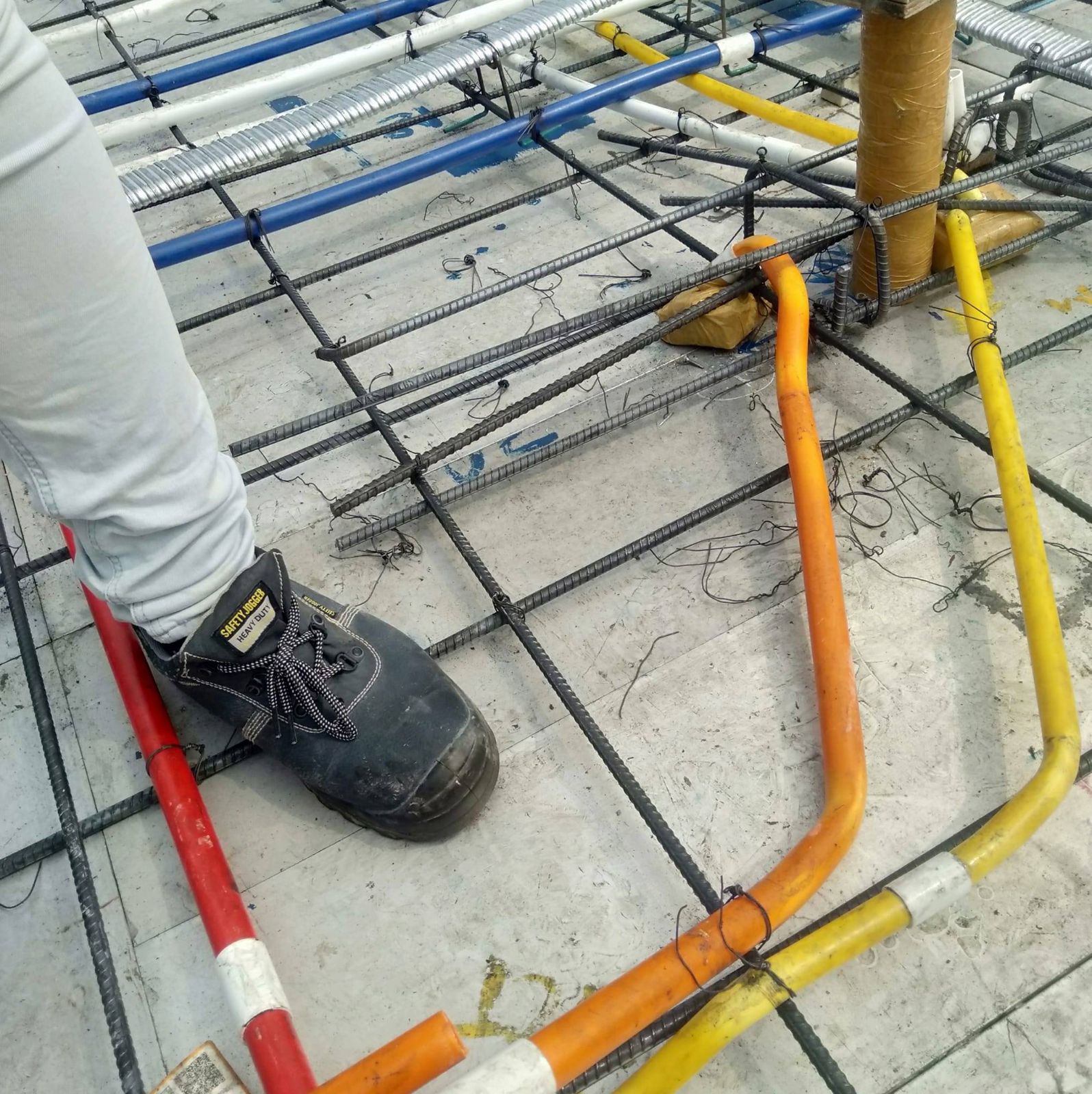 Làm hệ thống điện cho tòa nhà