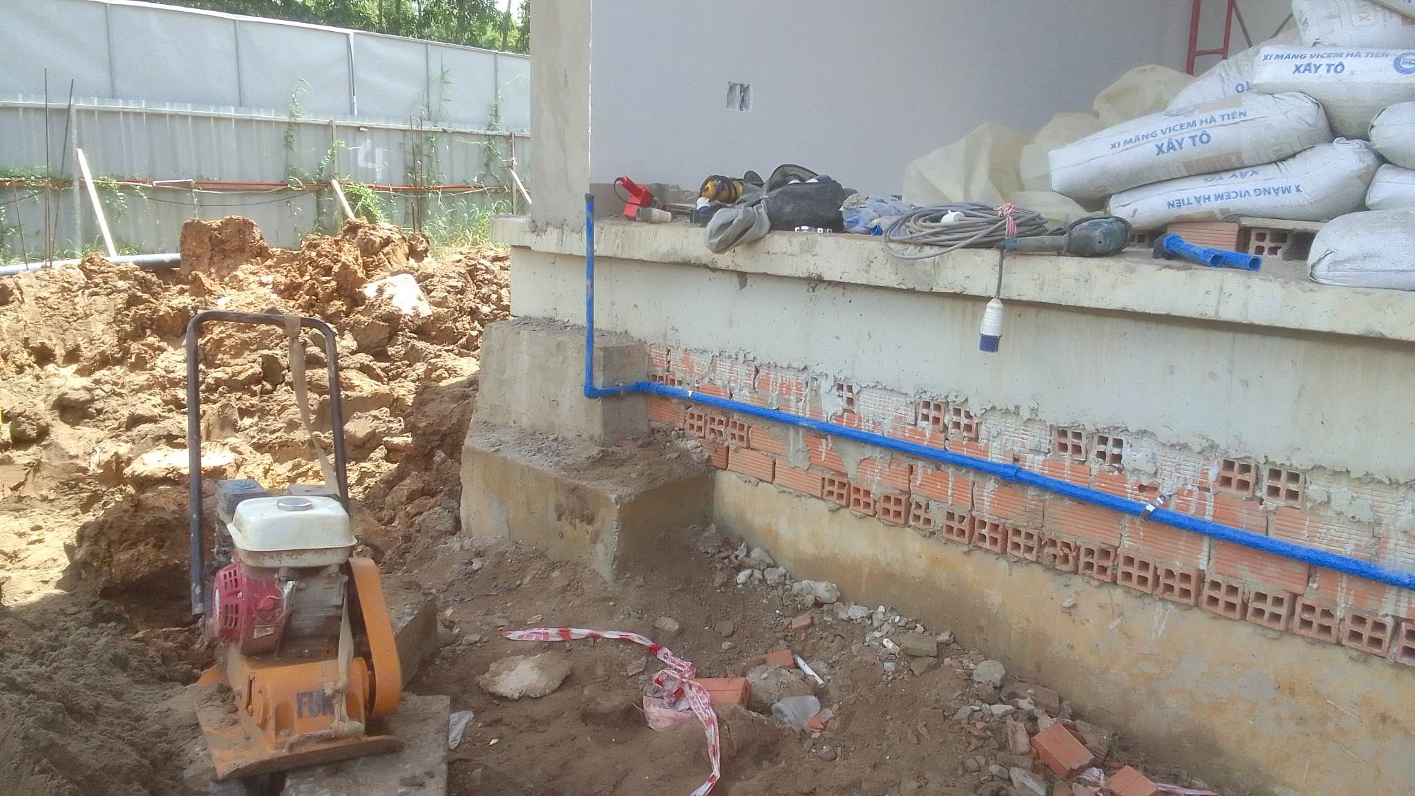 Làm hệ thống đường điện nước cho công trình nhà phố của anh Thắng