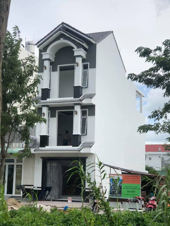 Xây dựng nhà lấu