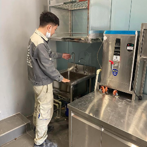 Sửa chữa ống nước máy lọc nước