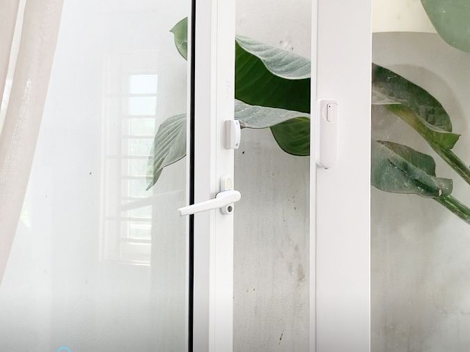 Hệ thống báo động găn cửa