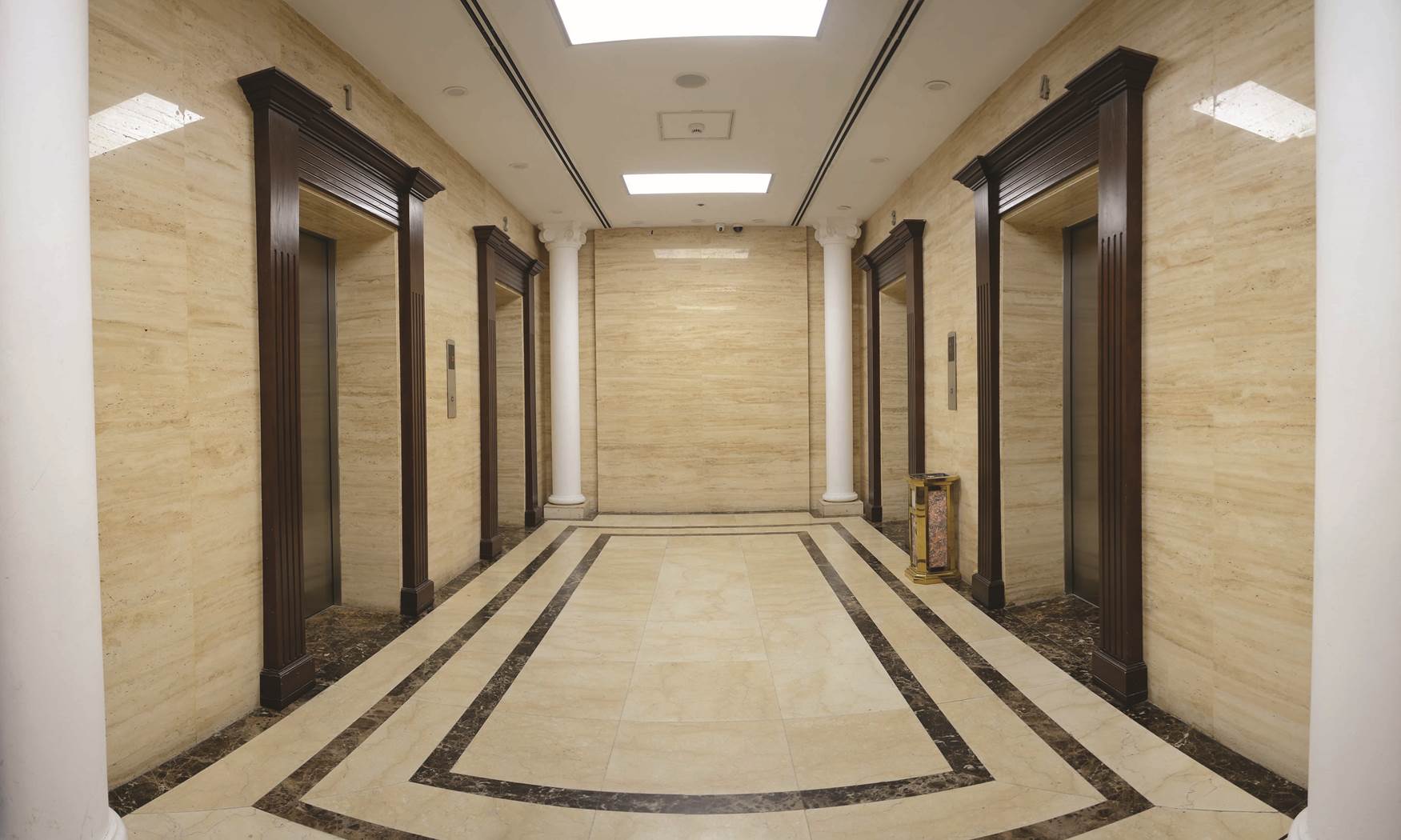 Thang máy khách sạn 