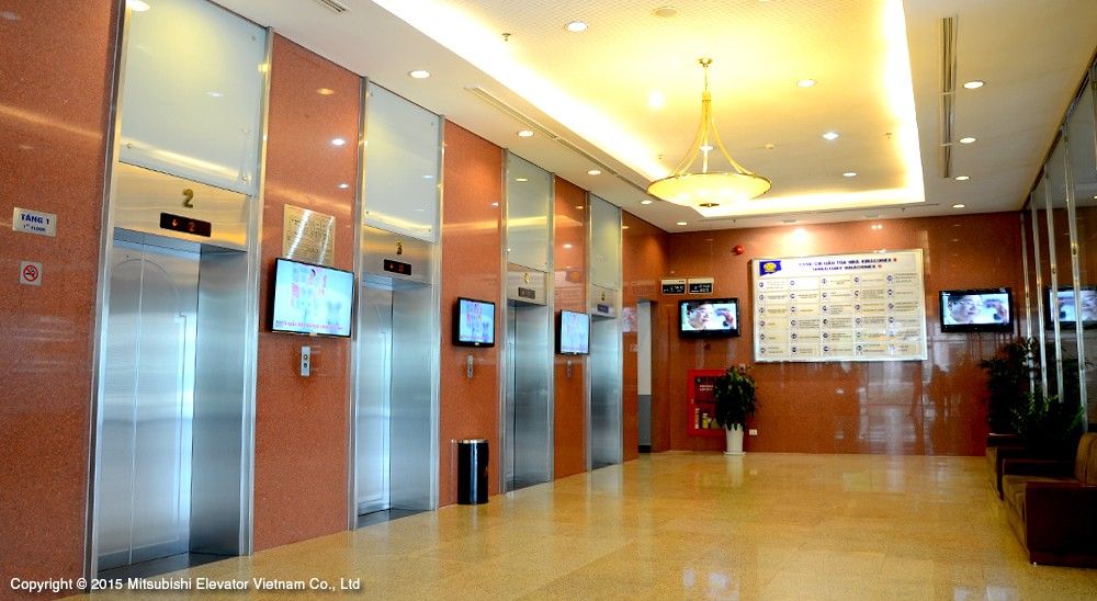 Thang máy công ty