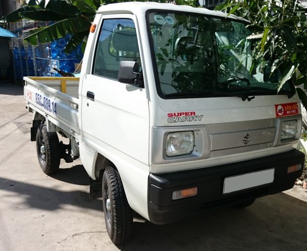Xe tải chở hàng 