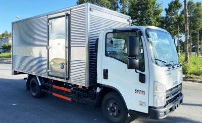 Xe tải vận chuyển hàng hóa 