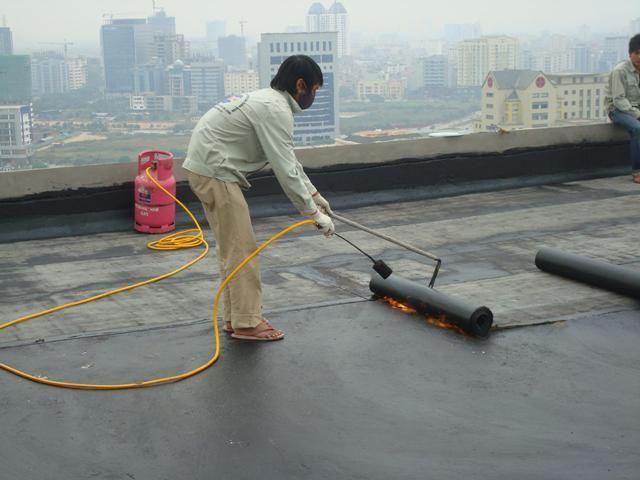 THI CÔNG CHỐNG THẤM SÀN MÁI BAN CÔNG