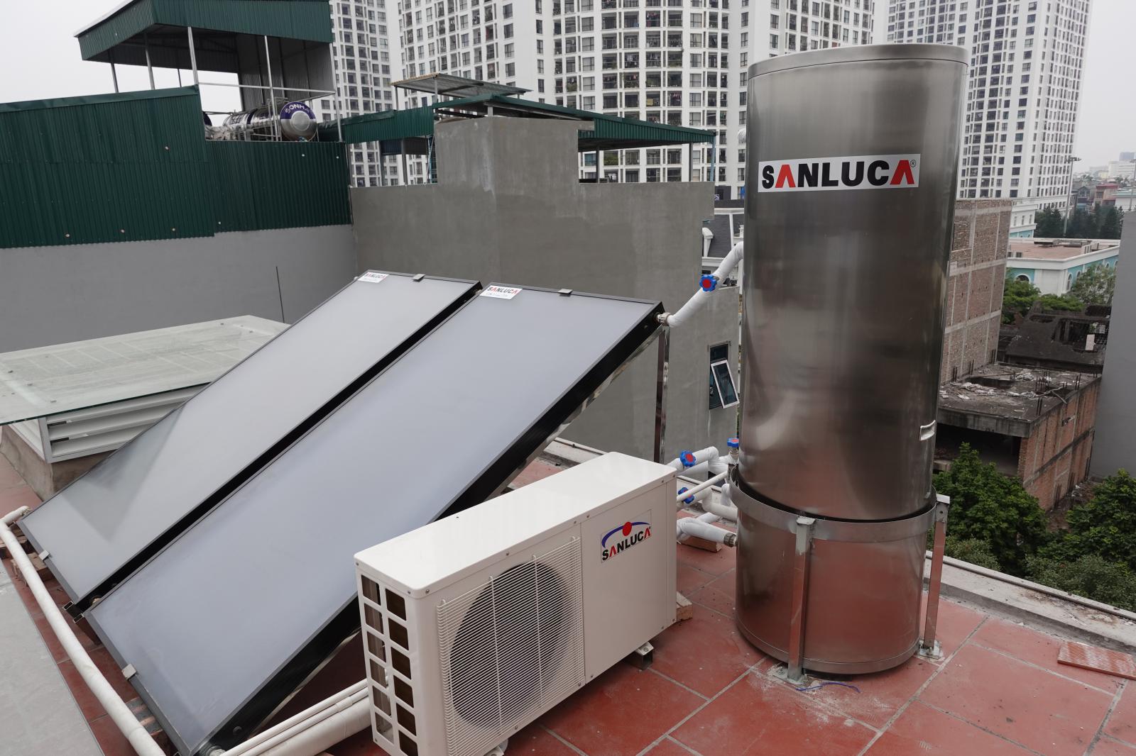  Máy bơm nhiệt kết hợp năng lượng mặt trời