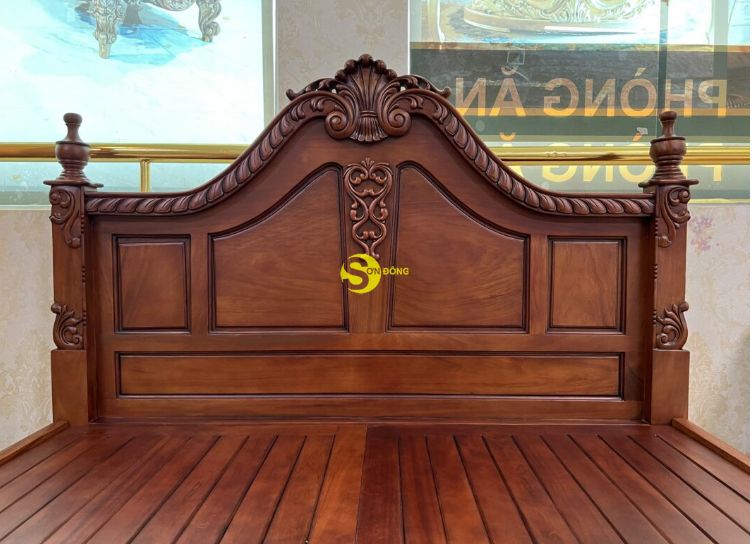Giường ngủ gỗ đỏ