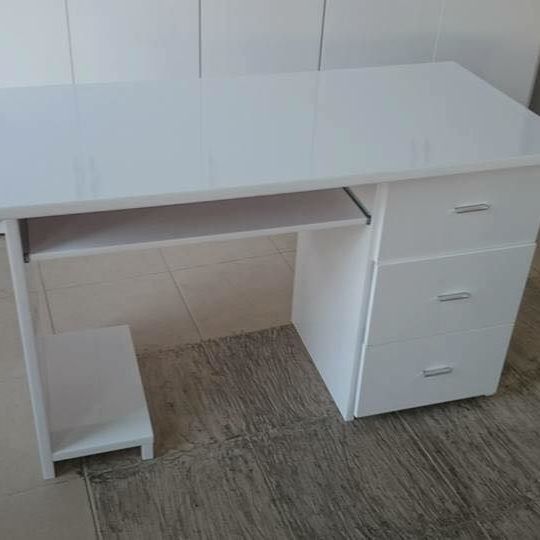 Bàn làm việc 
