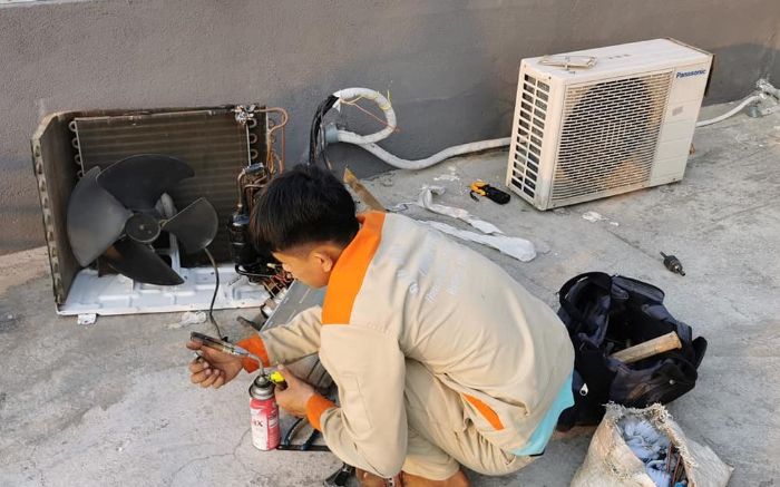 Vệ sinh máy lạnh