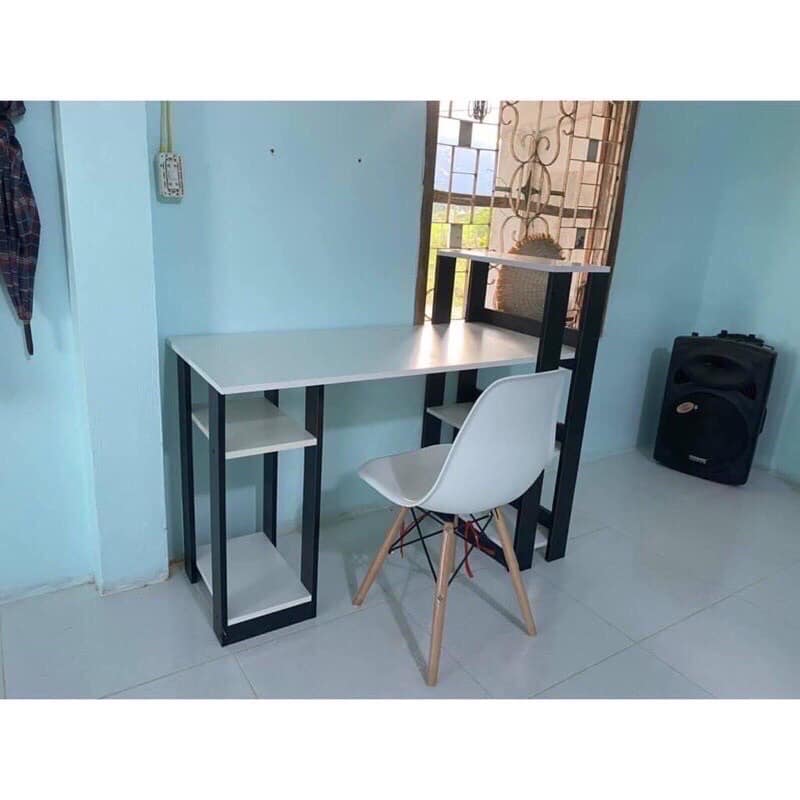 Bần ghế làm việc