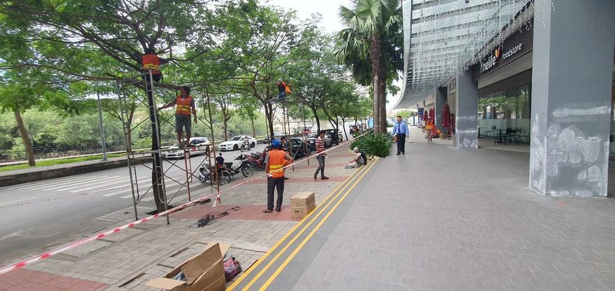 Xây dựng cầu đường