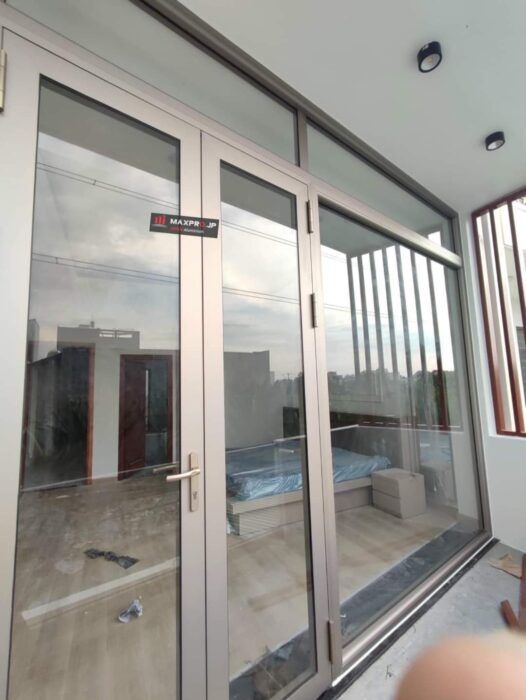 Lắp cửa nhôm