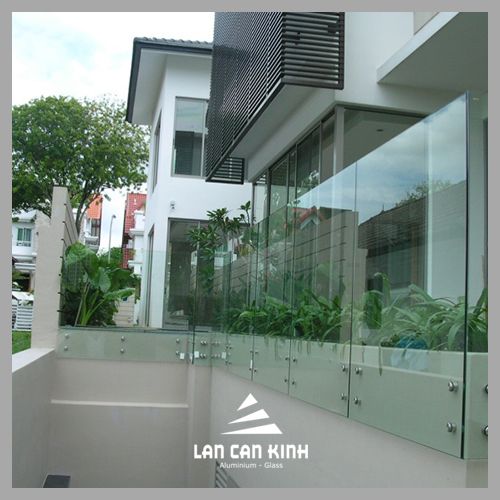 Lan can kính không tay vịn