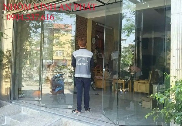 Cửa kính cường lực