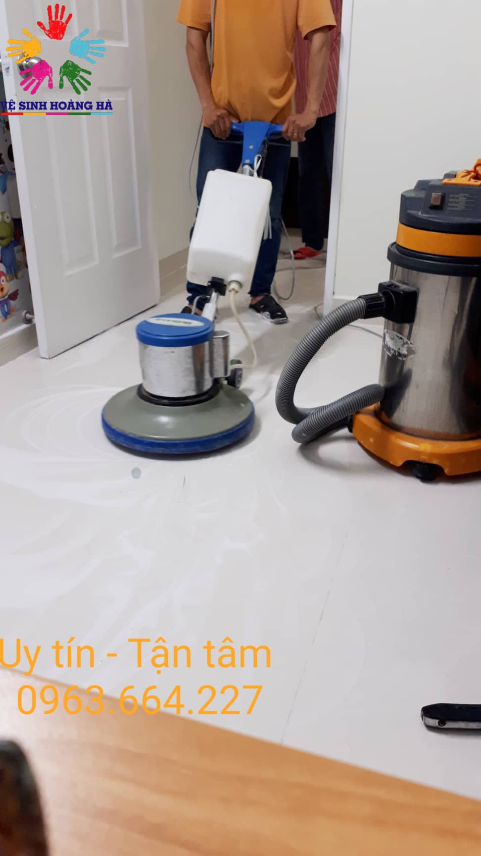 Vệ sinh sàn nhà