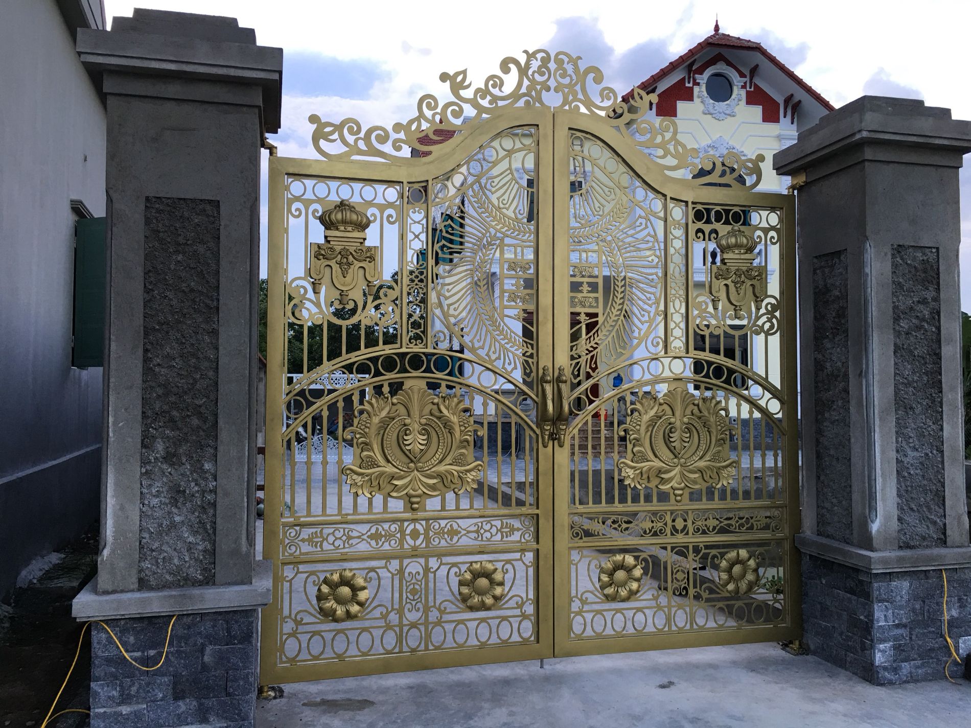 Cổng Sắt Mỹ Thuật