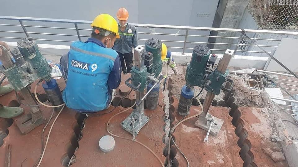 Khoan rút lõi bê tông của nhà anh Thanh
