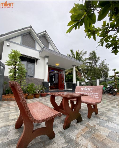 Gạch ốp sân