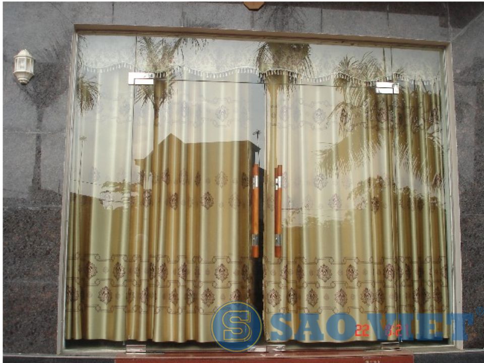 Cửa kính cường lực