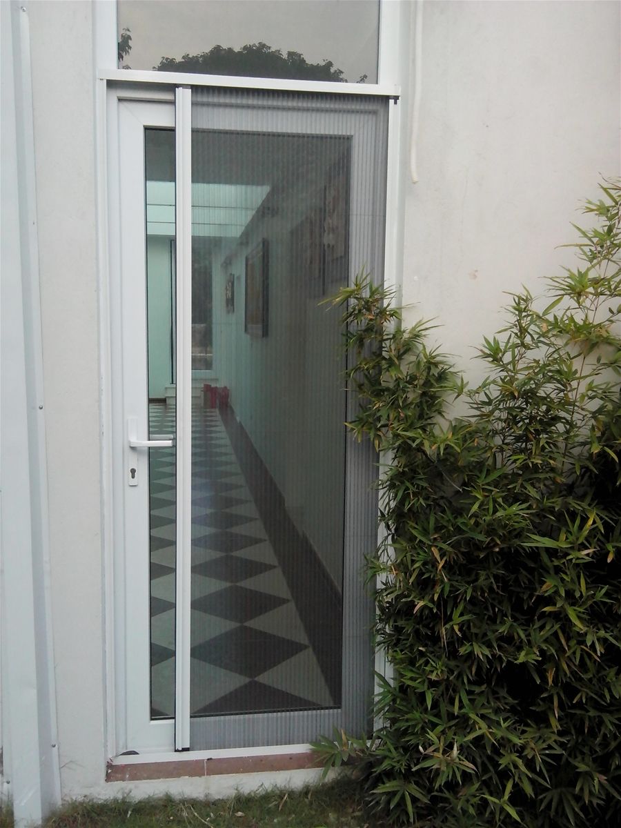 Cửa chống muỗi dạng xếp