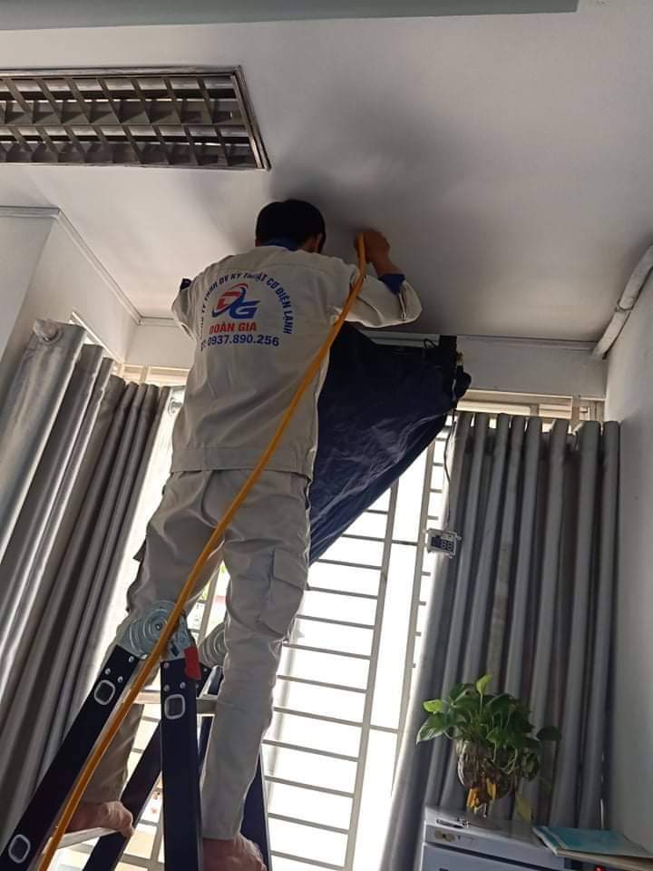Vệ sinhh máy lạnh