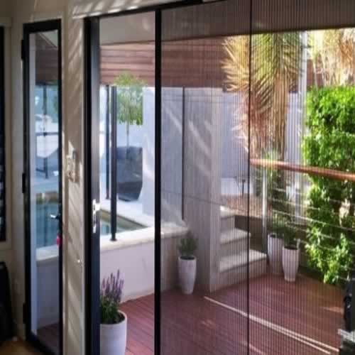 Cửa lưới chống muỗi bảo vệ gia đình bạn khỏi côn trùng