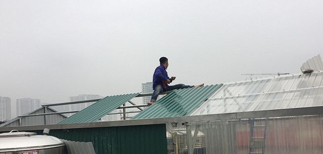 Thi công sửa chữa mái tôn