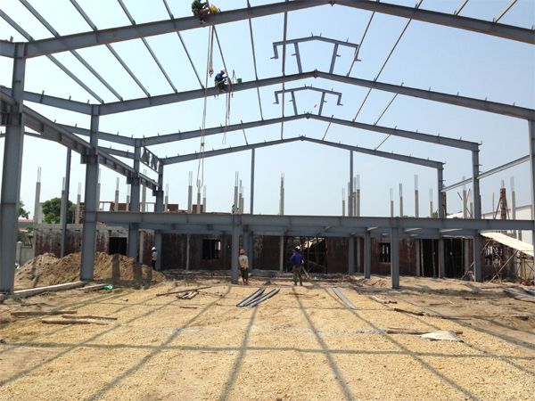 Thi công kết cấu nhà thép tiền chế 