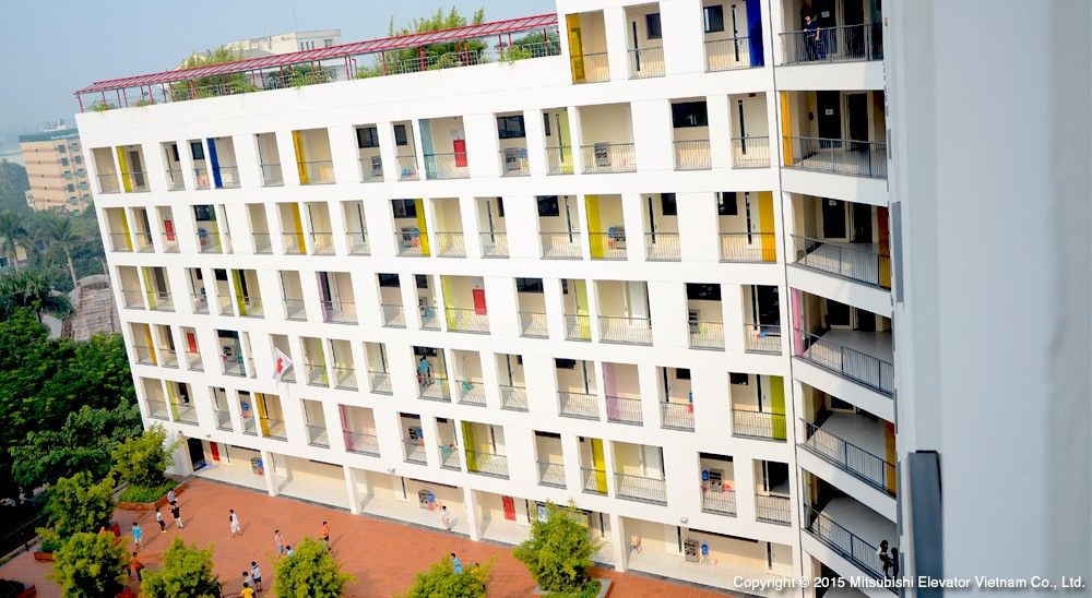 Thang máy trường học 
