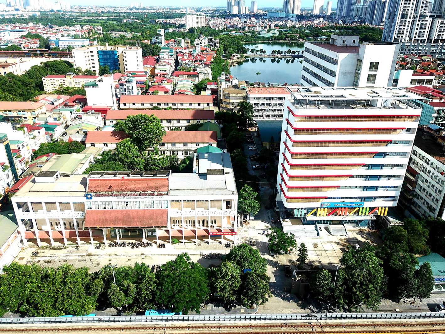 NHÀ ĐIỀU HÀNH TRƯỜNG ĐẠI HỌC KIẾN TRÚC HÀ NỘI