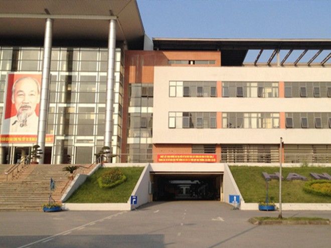 Trường THPT chuyên Hà Nội  Amsterdam