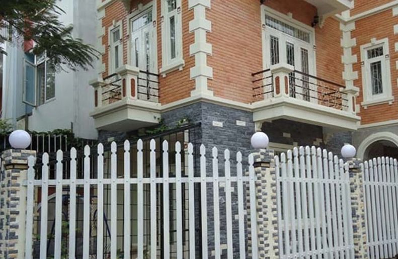 Hàng rào sắt
