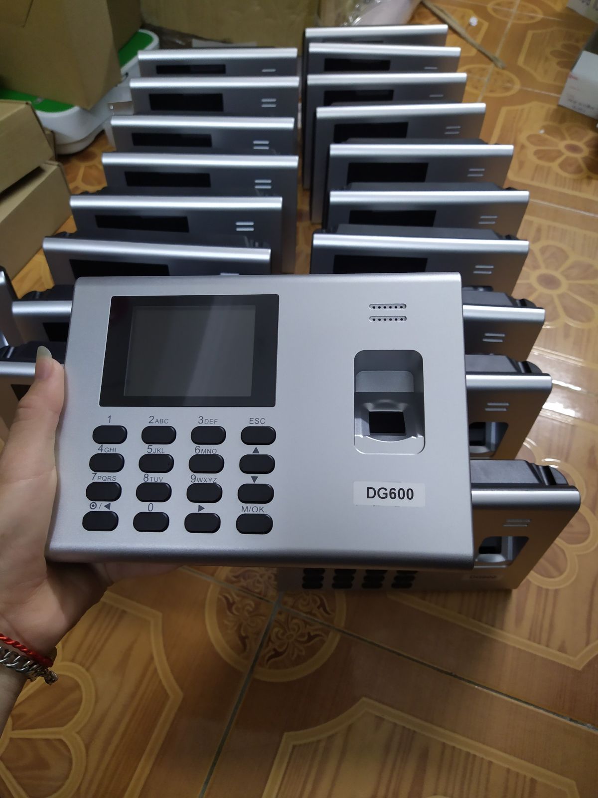 Máy chấm công