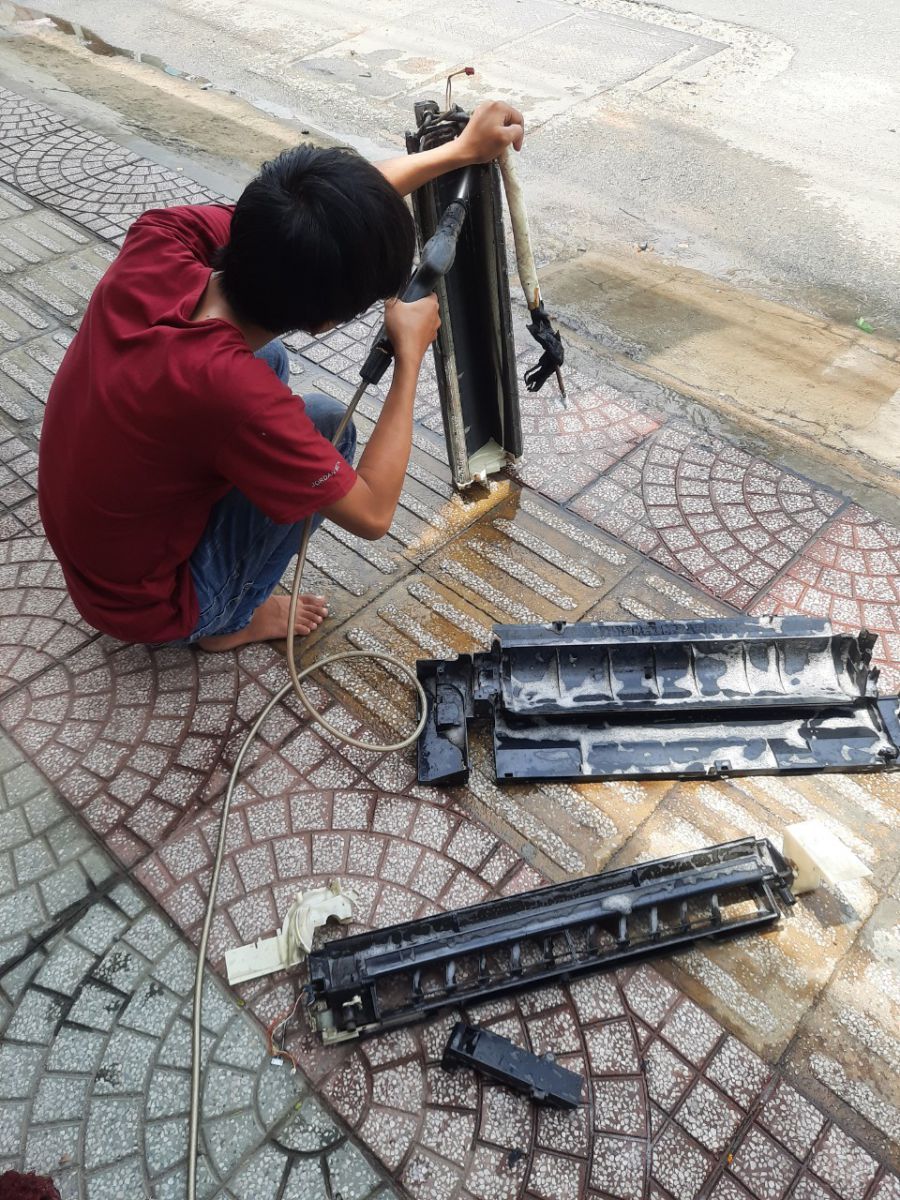 Vệ sinh máy lạnh