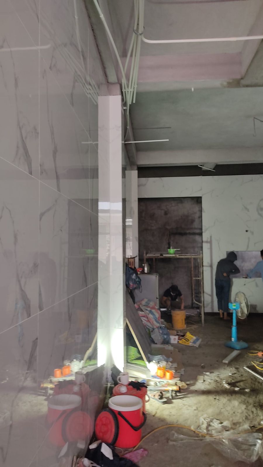 Thi công ốp lát tường