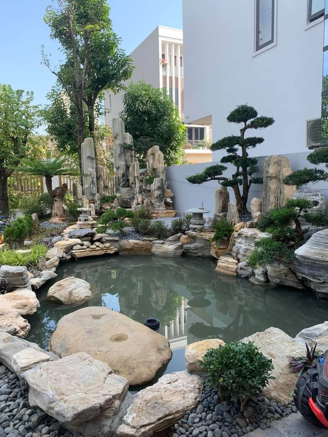 Thi công hồ cá koi