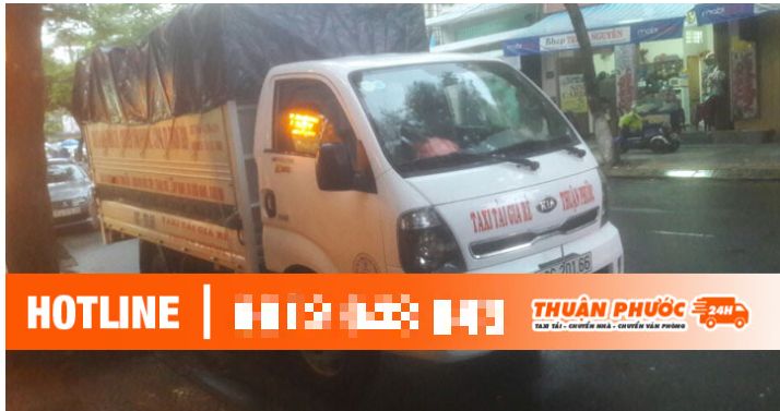 Xe tải vận chuyển hàng hóa