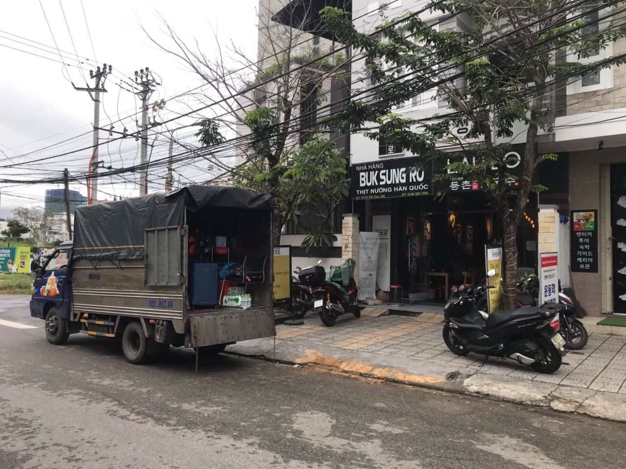 Xe tải vận chuyển