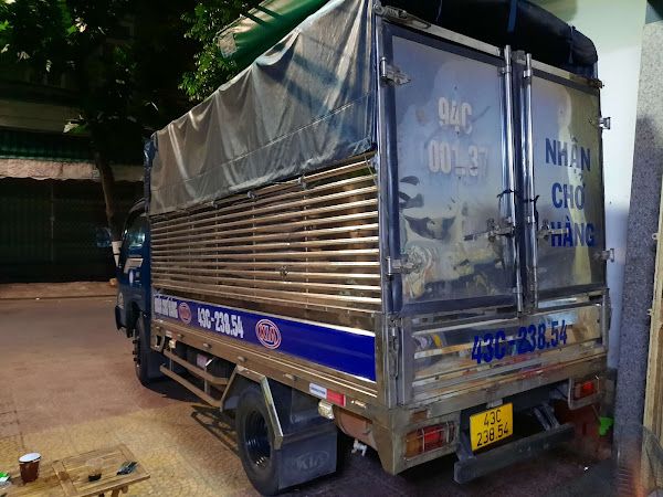 Xe tải vận chuyển